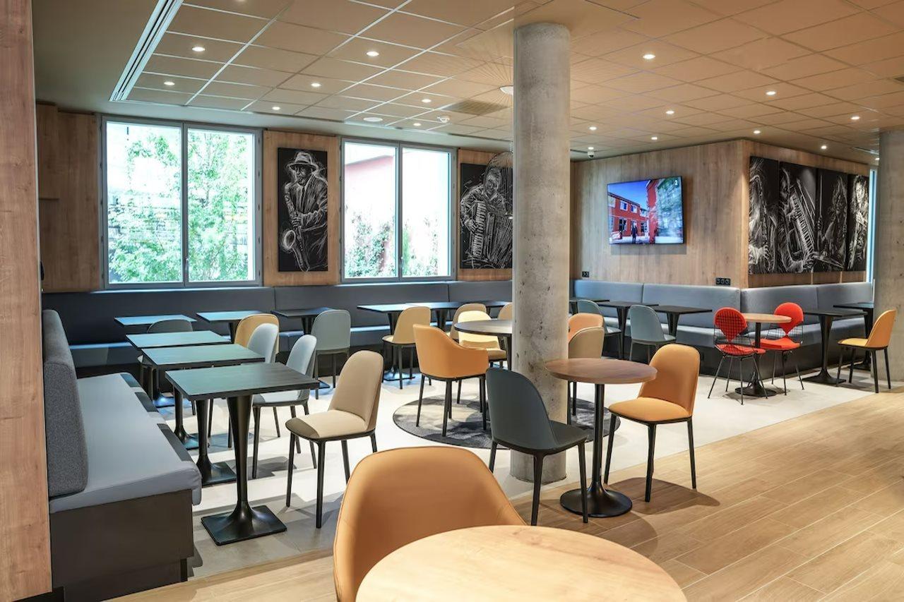 Ibis Paris Gare Montparnasse Catalogne Hotel Exterior foto